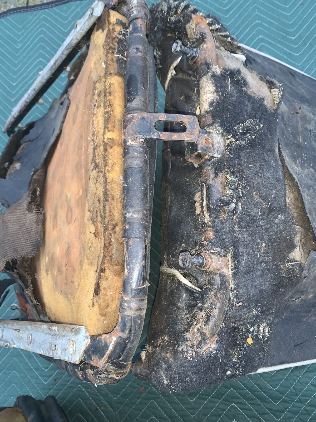 ORIG  MGB GT ROADSTER MGBGT  INTERIOR SEATS PAIR 1965 1966 1967 NOT MGA