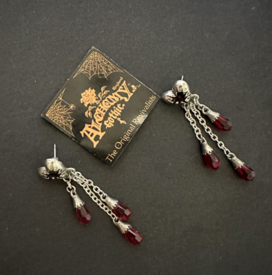 BLEEDING HEART stud (2) earring Alchemy Gothic