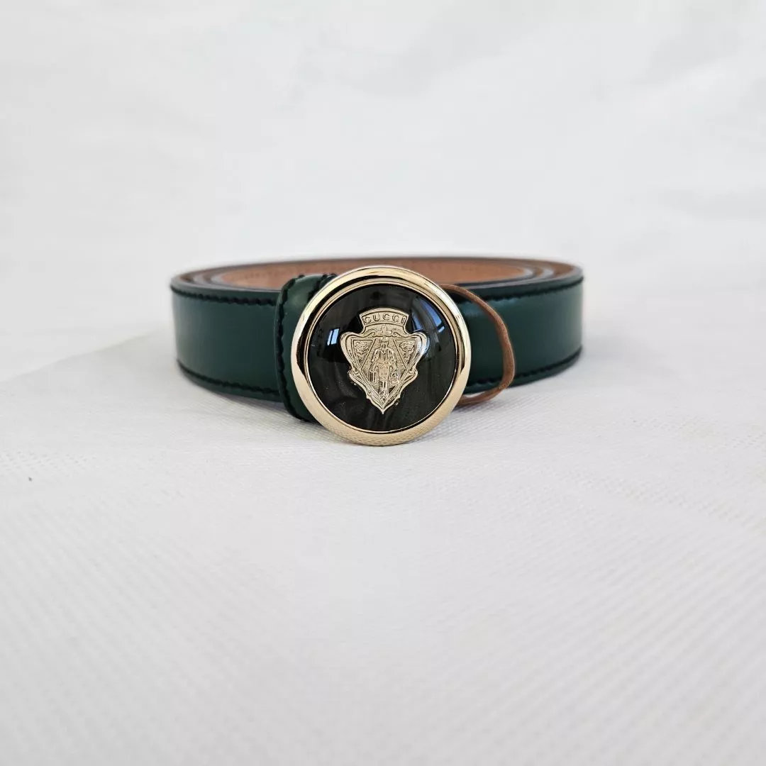 Ceinture Gucci en cuir vert avec boucle emblème