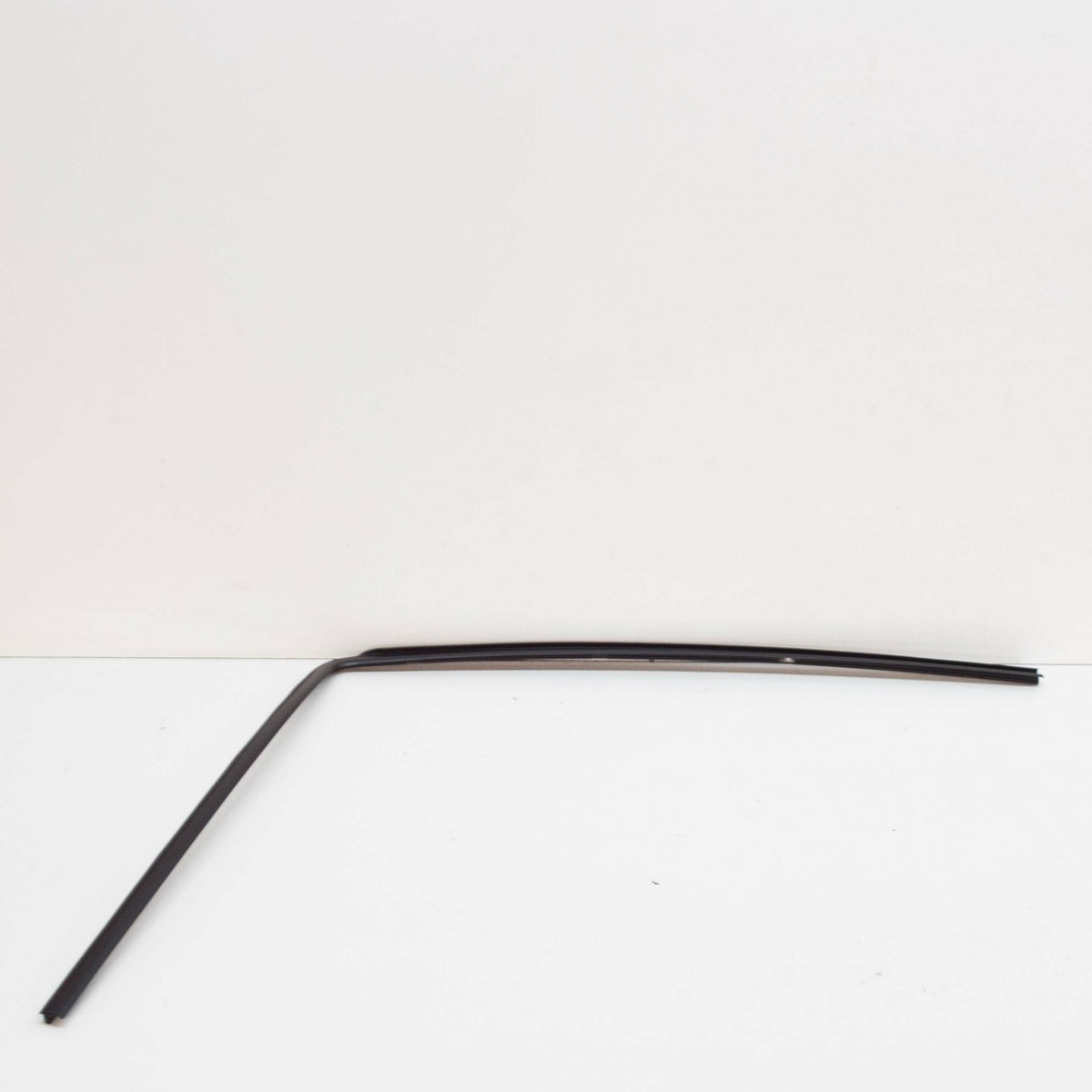 BMW 5 E34 Front Windshield Left Decorative Frame 51318117457  