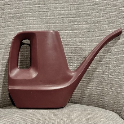 Vintage Rubbermaid Watering Can 3142 Slim Profile Rare Plum Purple 1 3/4 Quart
