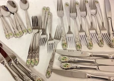Lenox Holiday Platinum Stainless 32 Pcs- 8 Place Settings Holly Berry Flatware