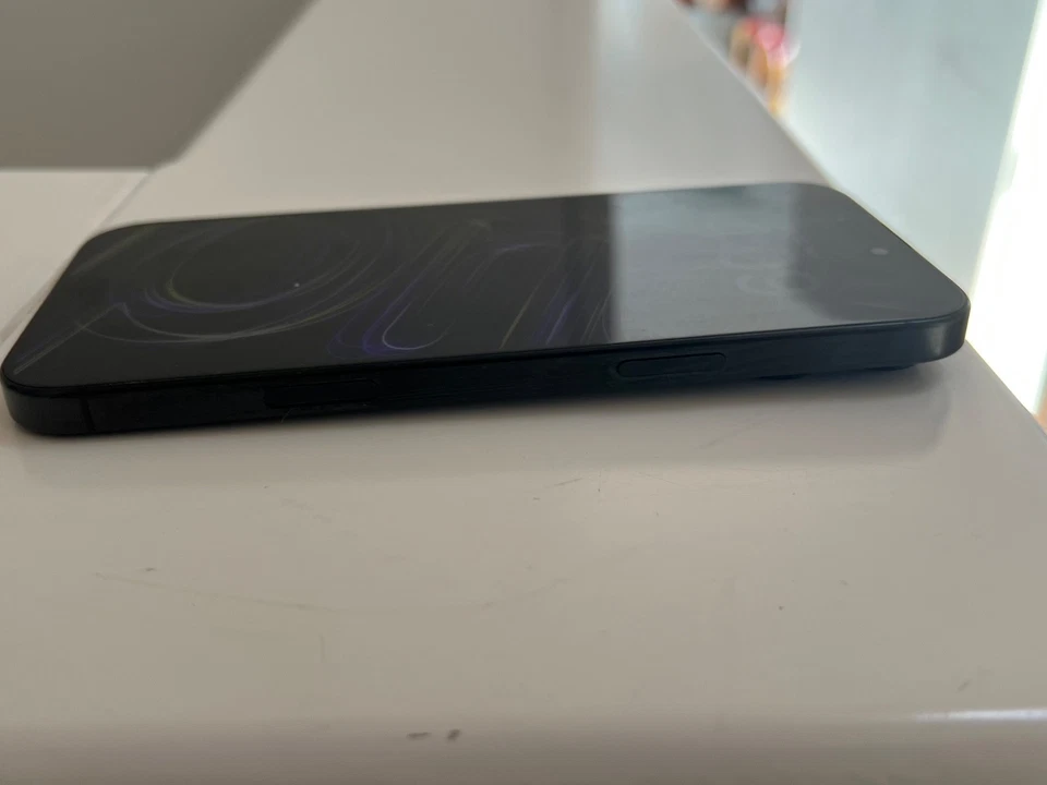 Apple iPhone 16 Pro Max 256GB Titan Schwarz - Bild 3 von 4