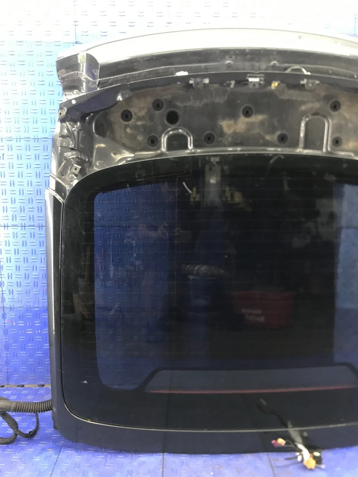 2017-2021 PORSCHE PANAMERA REAR TRUNK DECK TAILGATE HATCH LID *MISSING SPOILER* - Image 4 of 4