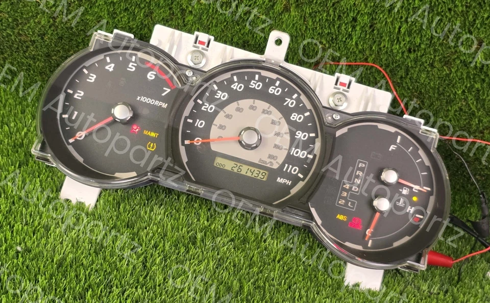 Medidores de velocidad de cuadro de instrumentos Toyota 4runner 2003-2004 OEM usados Foto 2 de 4