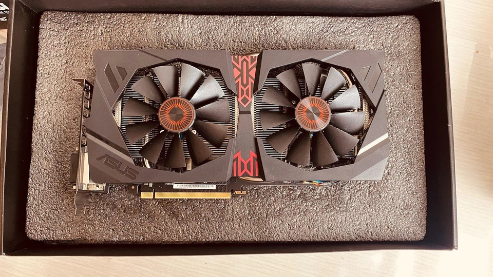 ASUS STRIX Radeon R9 380 4GB GDDR5 GAMING Graphics Card 3473 - Image 3 of 4