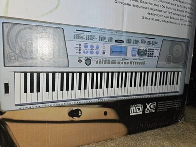 Yamaha Portable Grand DGX-202 76-Key Digital Keyboard | No AC