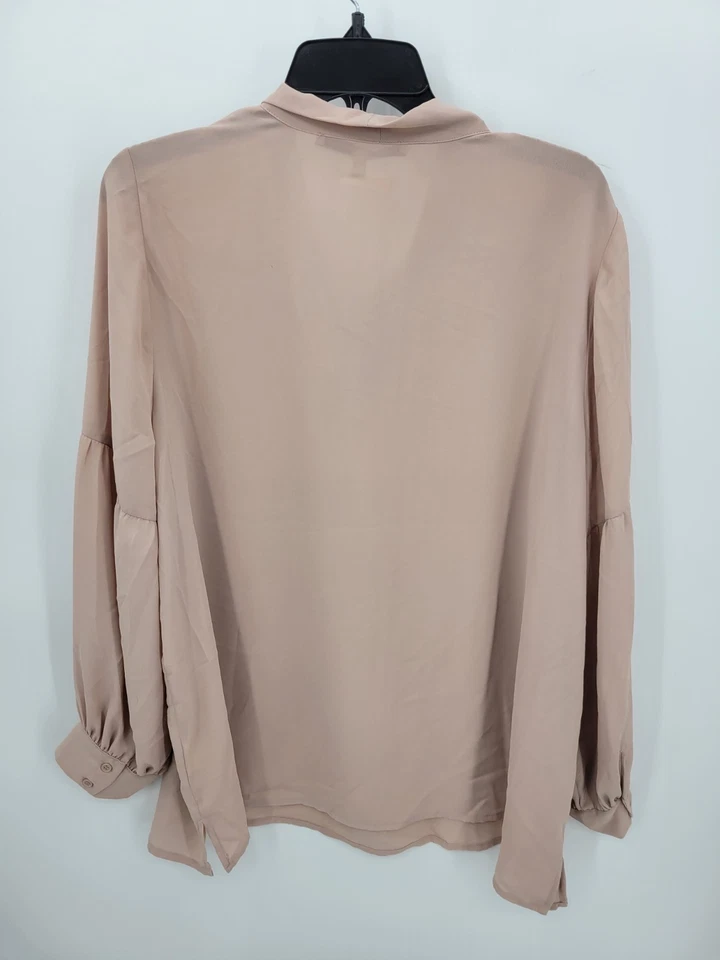 Blusa eduardiana Collective Concepts Top Mujer Plus 1X Rosa Rubor Cuello Atado Foto 2 de 4