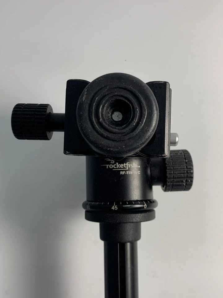 Trípode de fibra de carbono Rocketfish 47 pulgadas con cabeza de bola RF TRP47C Foto 3 de 4