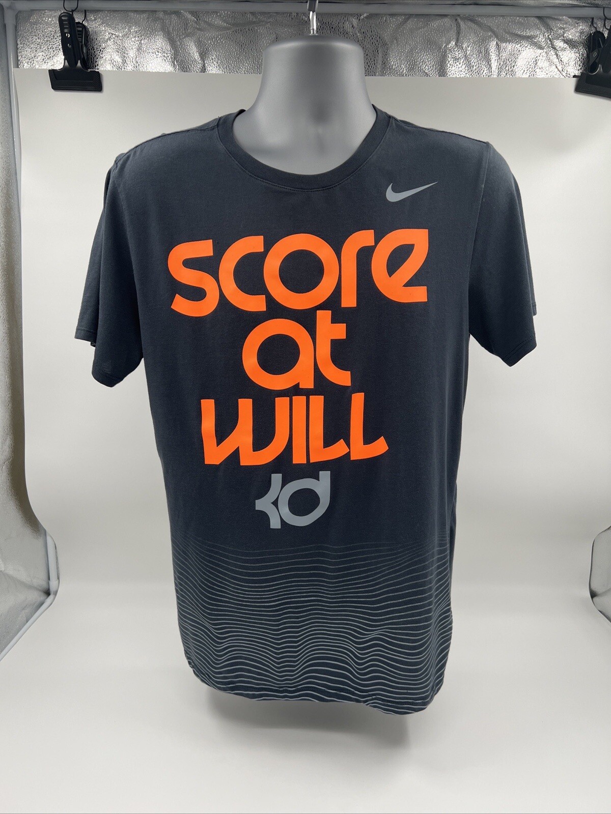 NIKE KD SCORE AT WILL T-SHIRT SIZE Large Mens M T-SHIRT Kevin Durant Gray Orange