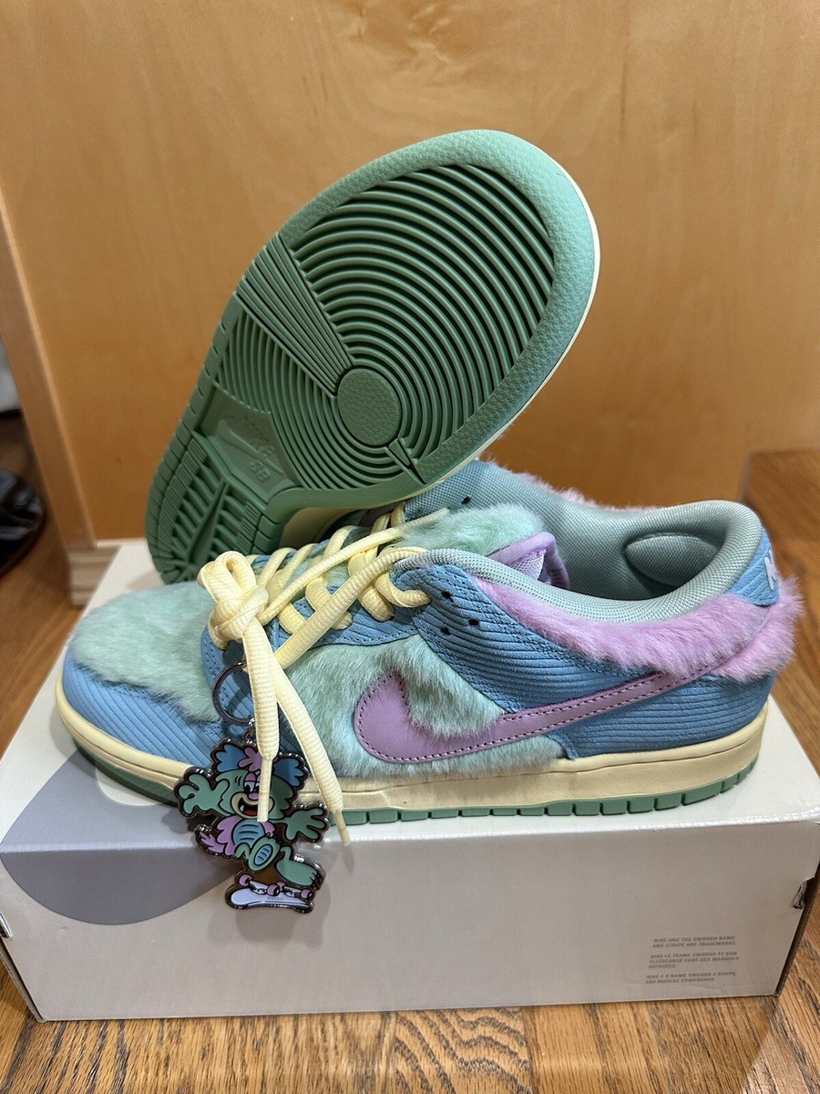 Nike Verdy x Dunk SB Low Visty Pro QS FN6040-400 - Men's Nike Verdy x Dunk SB Low Visty Pro QS FN6040-400 - Men's