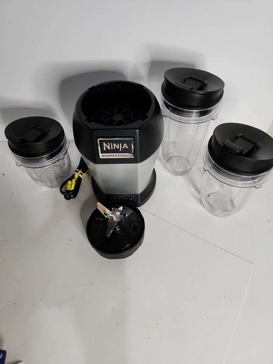 Nutri Ninja Bullet Professional Blender 1000 Watts BL455 & 3 Cups w/lids  NICE!