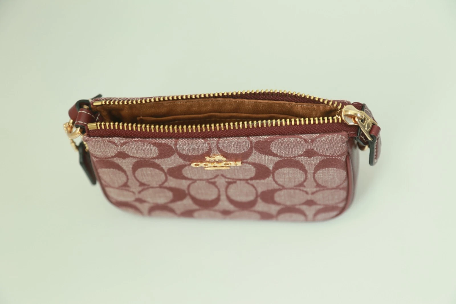 Chambray nuovo con etichette Coach CI027 Nolita 15 pollici firma