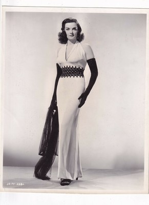 Jane Russell en robe blanche avec ceinture noire Las Vegas Story