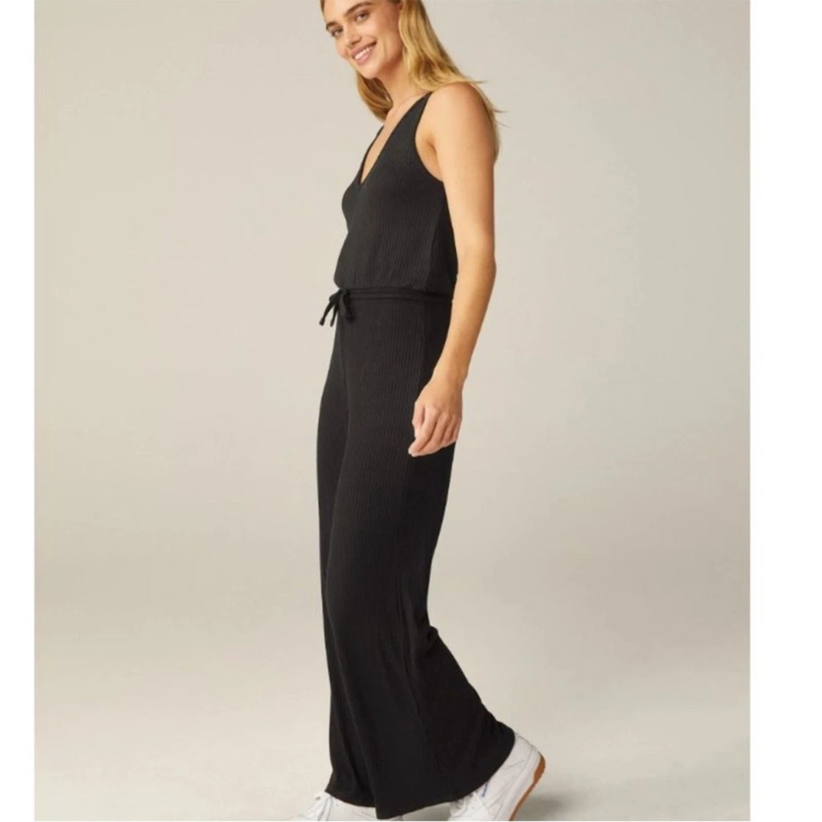 beyond-yoga jetsetter wide leg v neck sleeveless ribbed 