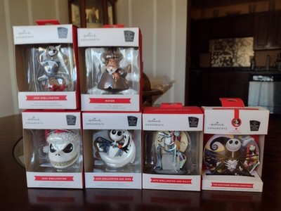 6--HALLMARK-NIGHTMARE BEFORE CHRISMAS-JACK SKELLINGTON ORNAMENT SALLY, LIGHT UP