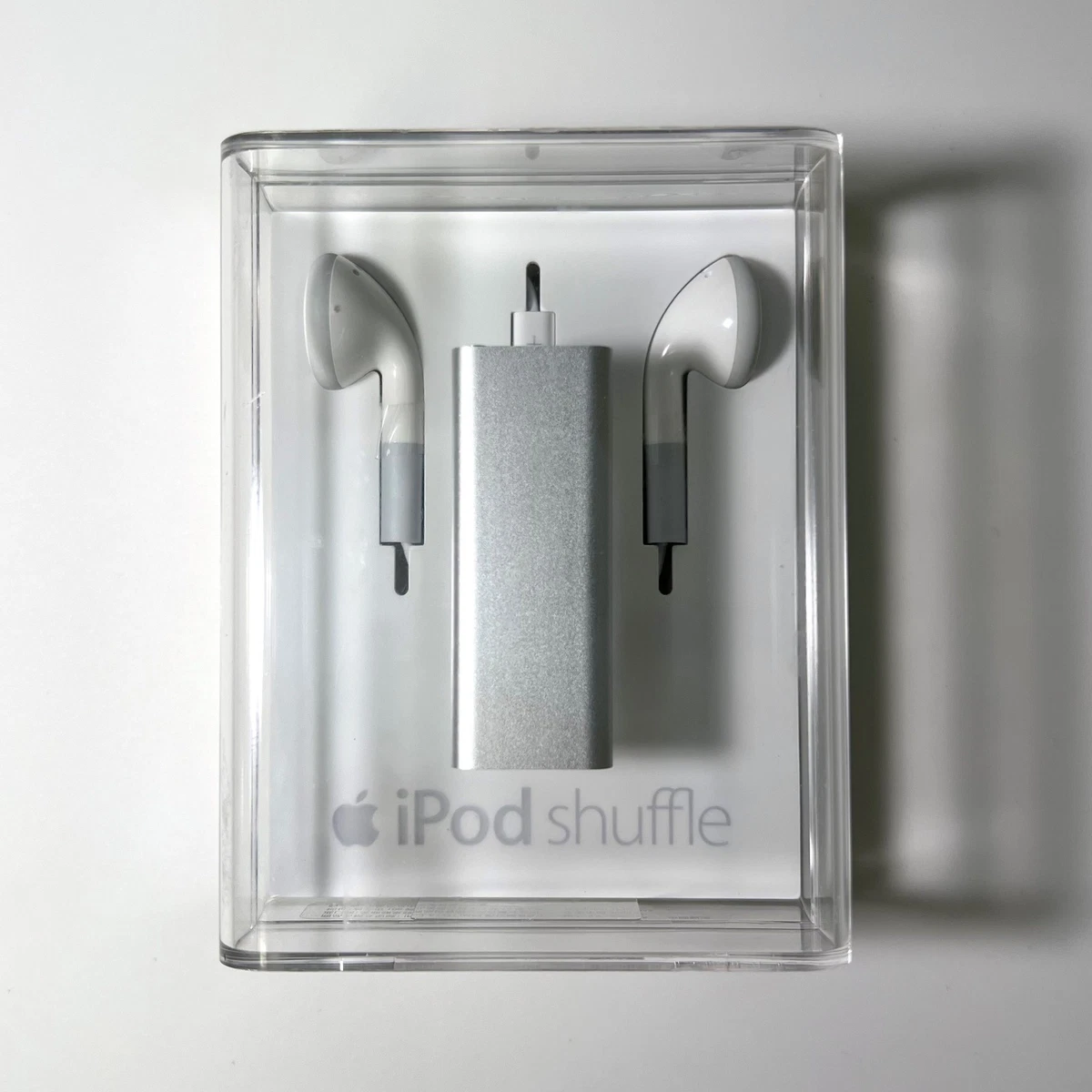 未開封 iPod Shuffle 第3世代 4GB シルバー New Factory Sealed iPod Shuffle 3rd Generation 2GB - Silver
