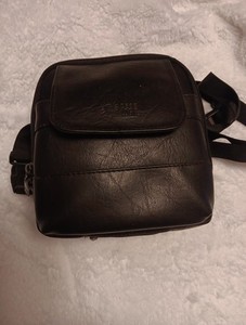 case logic portable Cd player case