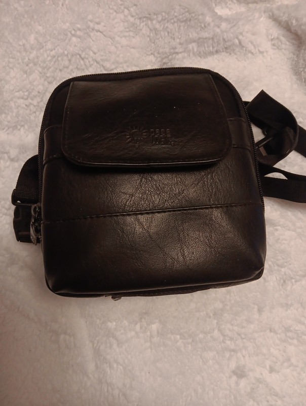 case logic portable Cd player case