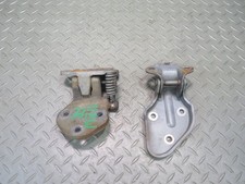 79-83 Datsun 280zx S130 Set Of 2 Right Lower Upper Door Hinge Gray Oem 79-83 Datsun 280zx S130 Set Of 2 Right Lower Upper Door Hinge Gray Oem