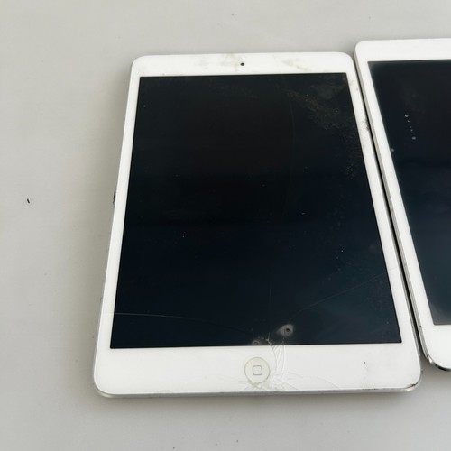 Apple iPad Mini 2 Model 2x A1490 for Parts or Repair Pre-Owned - Picture 4 of 6