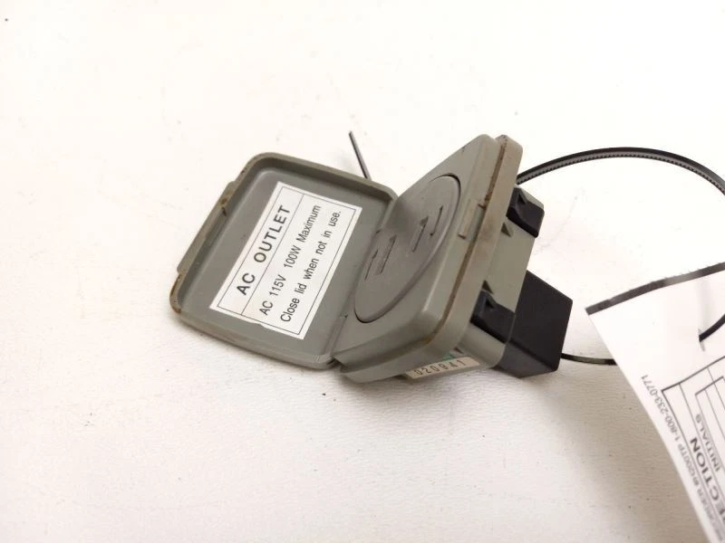 Honda Odyssey AC 2005-2010 115V/100W puerto 43367 Foto 2 de 4