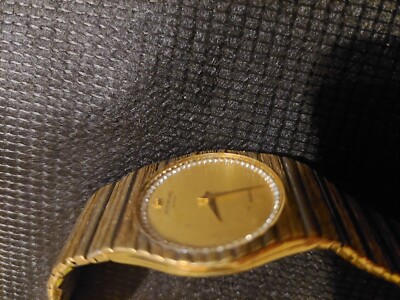Raymond Weil 9022 Tu-tone 18k Gold Electro-plate Swiss Raymond Weil 9022 Tu-tone 18k Gold Electro-plate Swiss