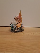 Dream Fairy Elfe Fee Deko Fantasy s&uuml;&szlig;e Figur sitzend mit Glaskugel beleuchtet