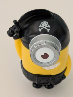 McDONALDS Happy Meal - DESPICABLE ME - PIRATE MINION Figur - LESEN