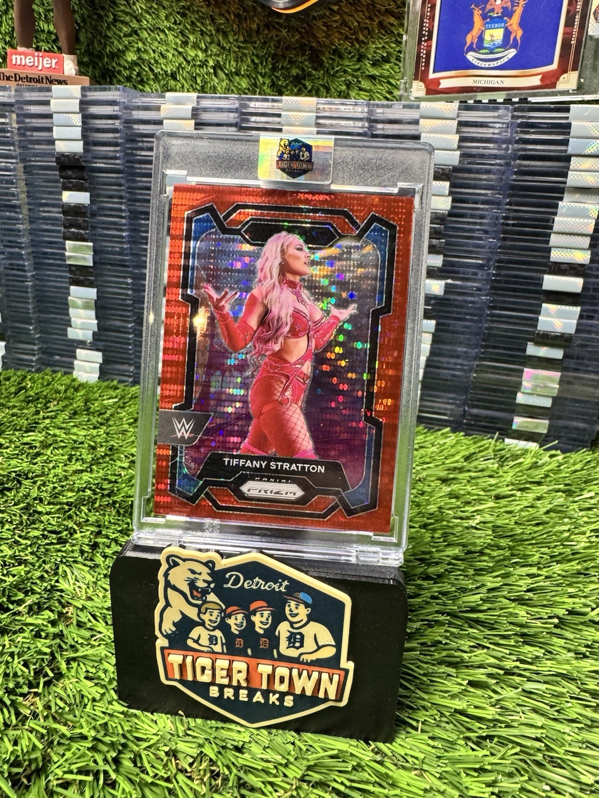 🔥🔥2024 WWE Prizm Tiffany Stratton Red Pulsar /399
