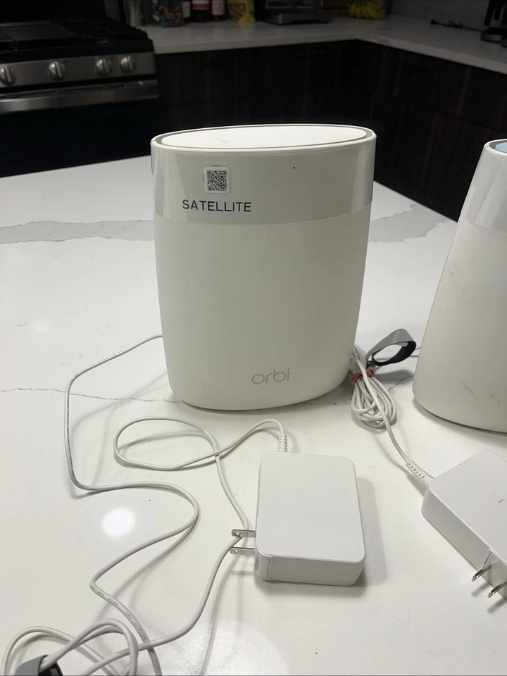 Netgear Orbi RBR50 Router & RBS50 Satellite Wi-Fi Home Mesh System W/ Power Cbl - Image 4 of 4