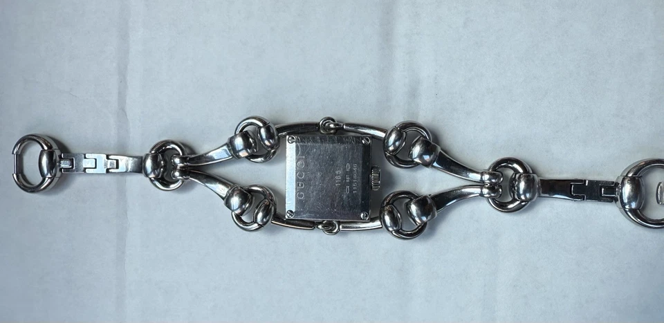 RELÓGIO FEMININO GUCCI SIGNORIA 116,5 SS MOLDURA DE DIAMANTE 19mm QUARTOS. - Imagem 3 de 3