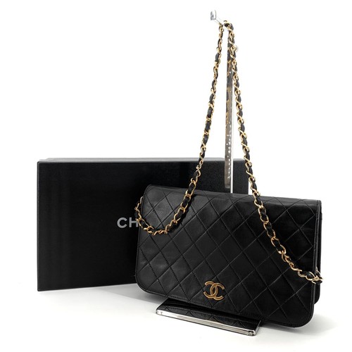 CHANEL Classic Lamb Matelassé Flap Shoulder Bag 155920919