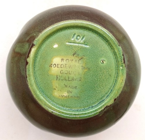 Royal Goedewaagen Squat Vase - 10cm tall - Picture 5 of 7