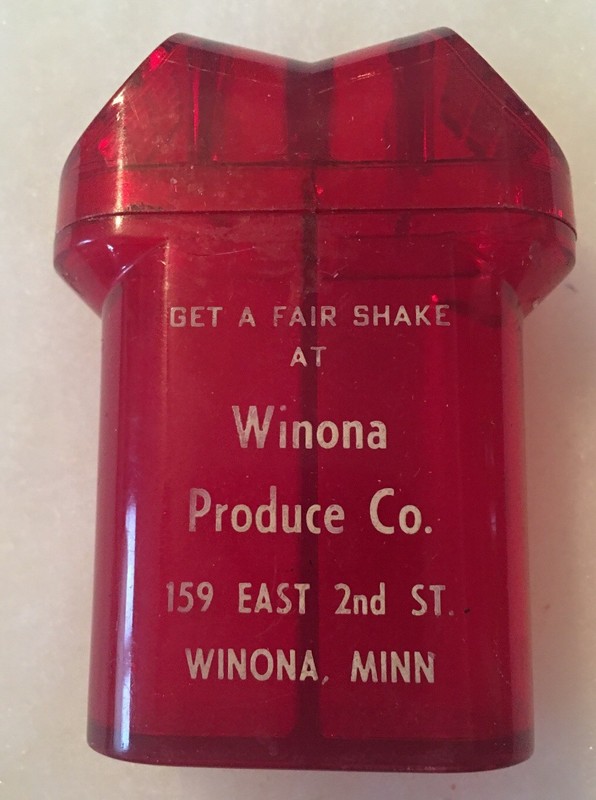 Winona Minnesota PRODUCE COMPANY Salt Pepper Shaker GREAT ADVERTISING Farming