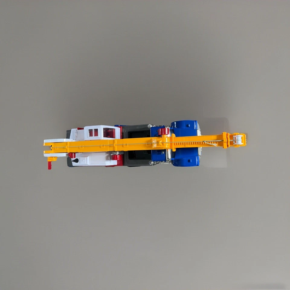 Caminhão guindaste de condução Battat simulação grande vintage (comprimento da carroceria 27 polegadas) - Imagem 3 de 4