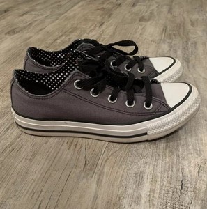 converse with 2 tongues