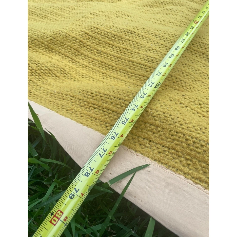 Manta de Colección JC Penney Tejido Waffle Amarillo Mostaza Acrílico Satinado Borde Doble Foto 3 de 4