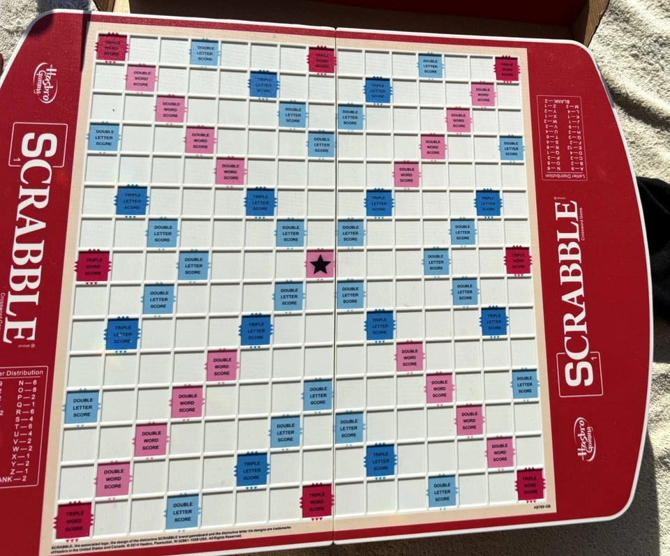 SCRABBLE DELUXE HASBRO NO. A8769 - COMPLETE - Image 4 of 4