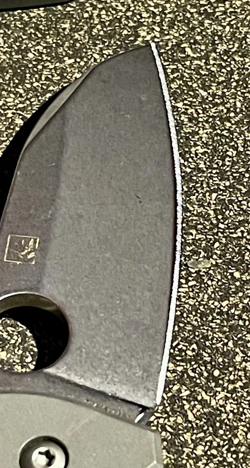 Spyderco Techno 2, hoja lavada a la piedra CTS-XHP, mango Ti y escala de fibra de carbono Foto 3 de 4