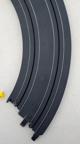 5- Empire 1/64 Micro Scalextric Series 1 HO 12" Curved TRACK 7 Rails 305mm 66804 - Picture 6 of 11