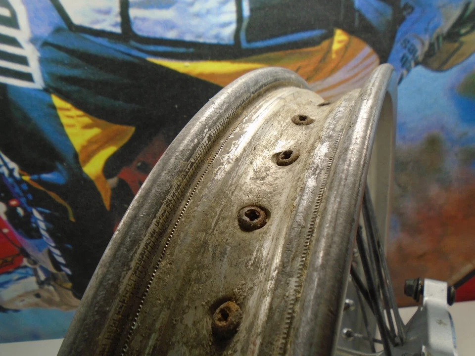 Yamaha TTR 250 1999 rueda trasera (A) 99 TTR250 99-06 Foto 4 de 4