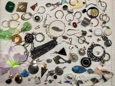Einzelne Ohrringe XXL Konvolut Schmuck Modeschmuck 87 Stück