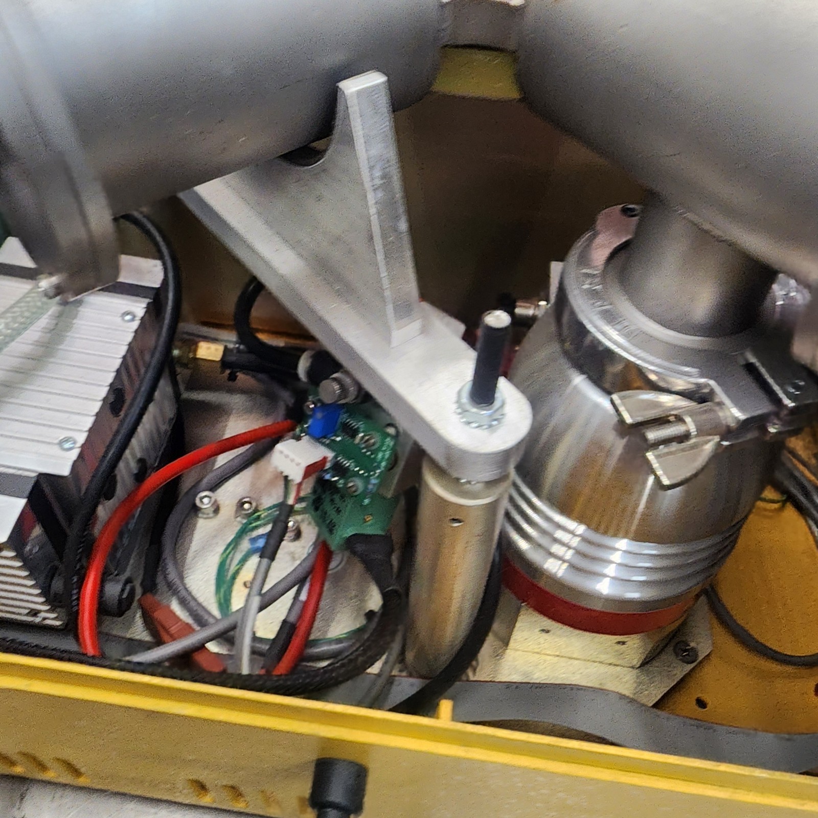 VIC MD-490S Helium Leak Detector Tester Pfeiffer Hipace 80 & TC110