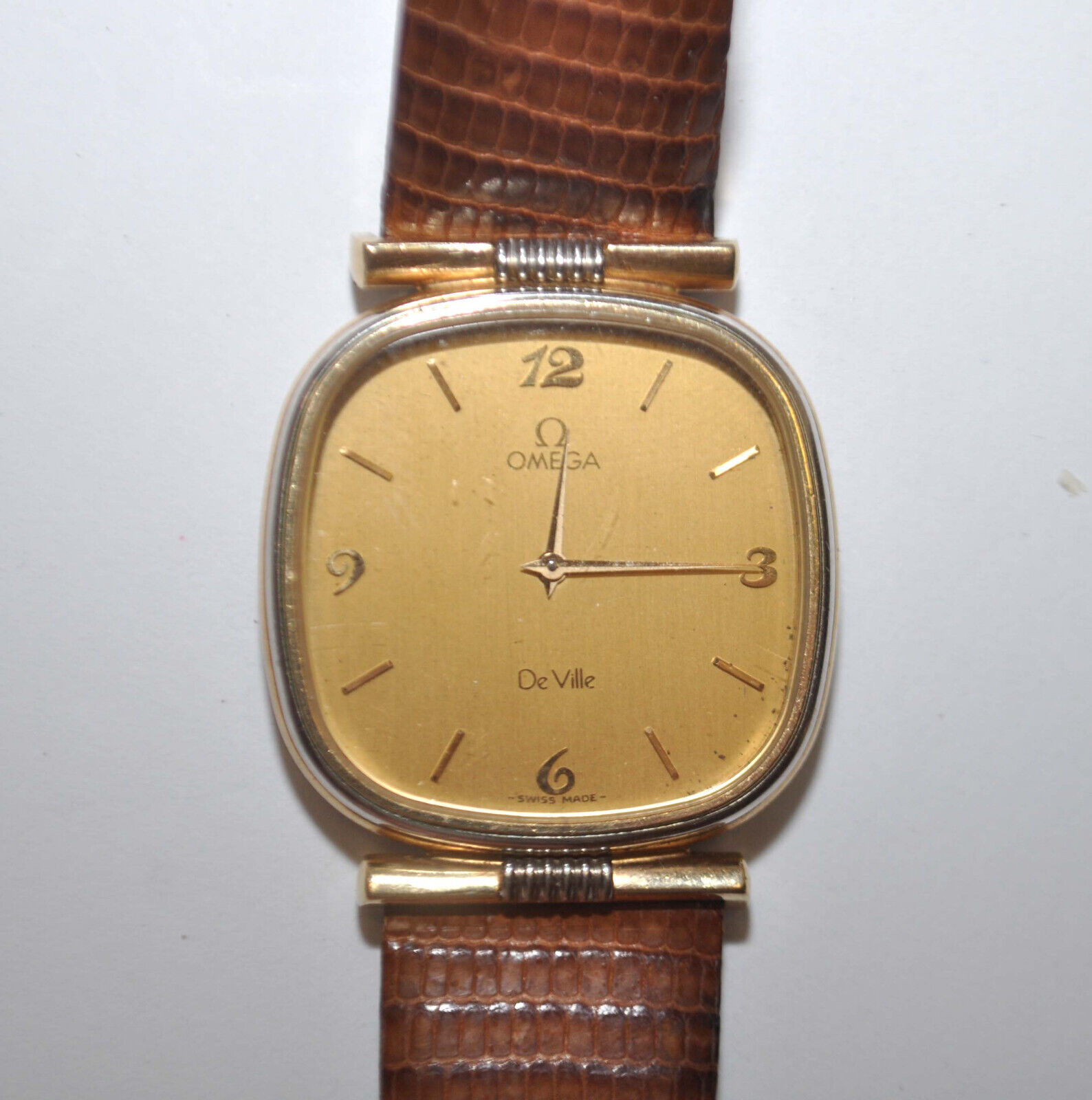 Luxury 80's OMEGA De Ville Cal. 1365 Crownless Quartz Mens 31mm Watch