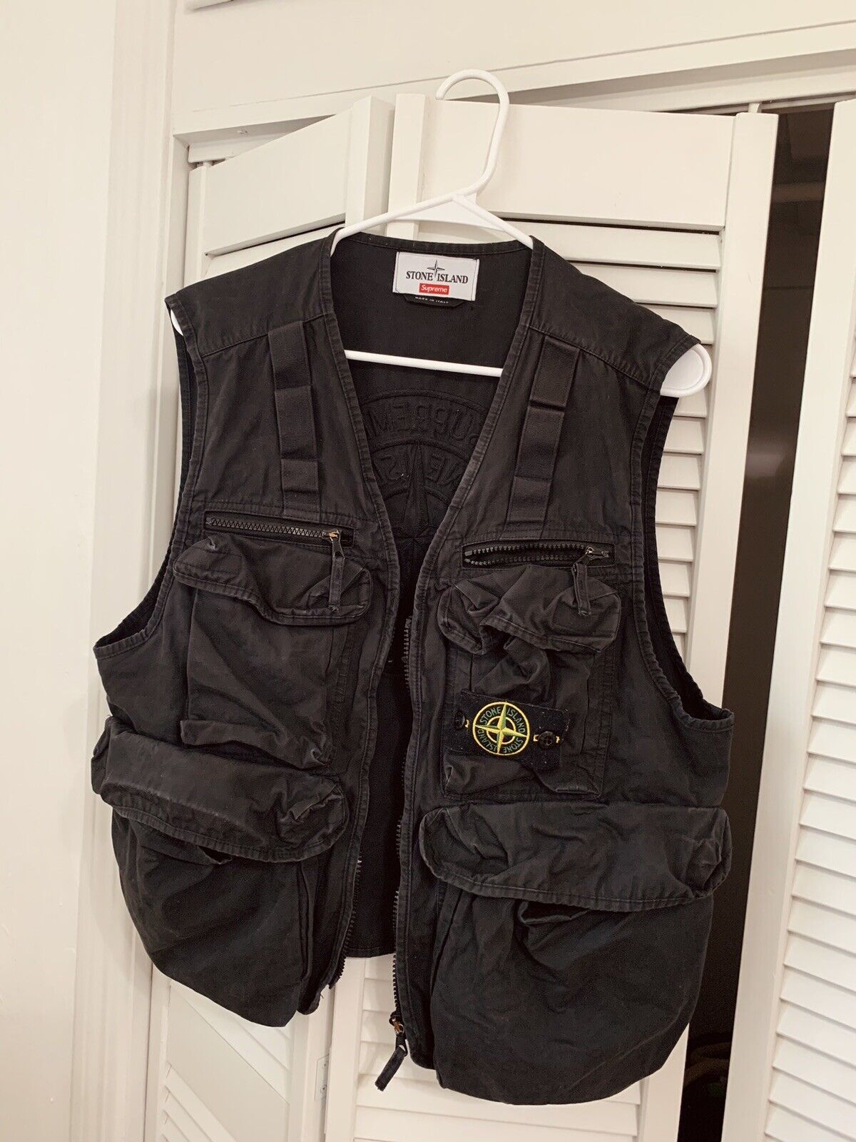 Authentic stone island x supreme black cargo vest sold out tagged men’s small