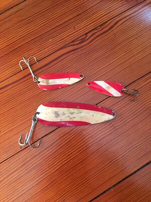 Vintage Dardevle fishing lure lures silver red stripes spoon shape Detroit  USA