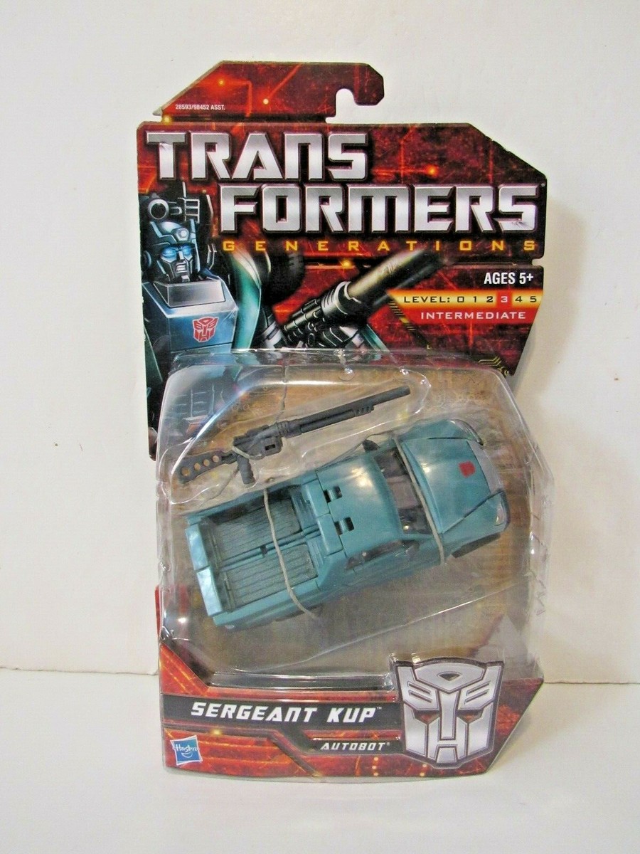 Hasbro TRANSFORMERS Generations Deluxe Class: SERGEANT KUP
