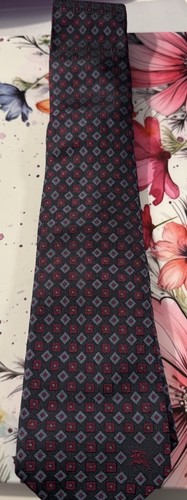 BURBERRY SILK TIE/EXCELLENT PRELOVED!!