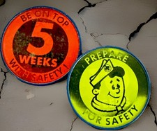 SCARSE VINTAGE VARI VUE BOY SCOUTS PINBACKS SAFETY WEEK 5&10 2,5" NOS